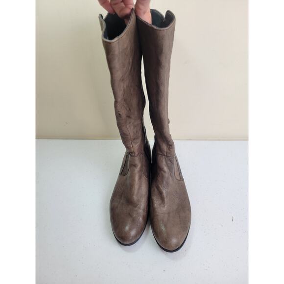 Born Boots Grayish Brown Leather Flat Heel Soft Studded Side Zip Women's Sz 7.5 - Picture 9 of 12